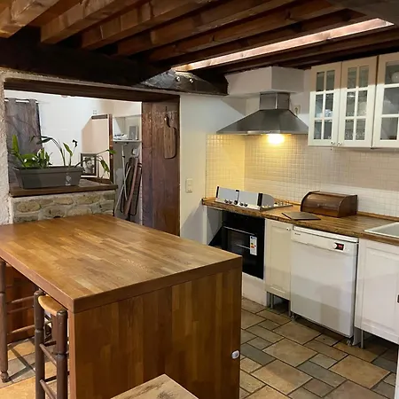 De La Haure, Lourdes Lezignan