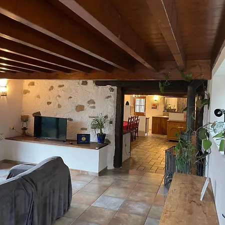 De La Haure, Lourdes *