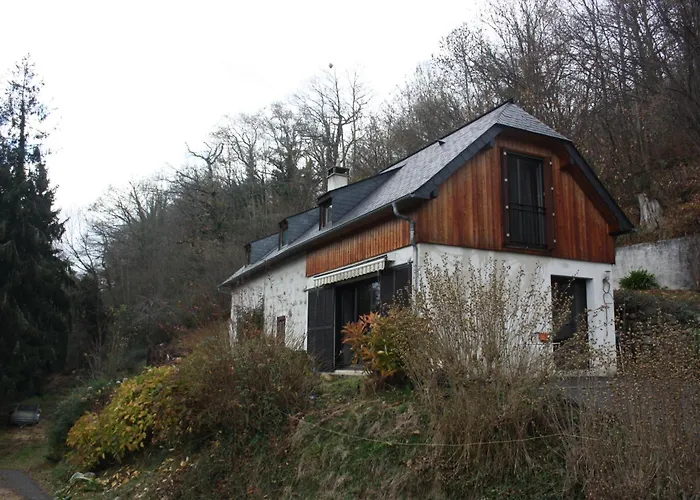 De La Haure, Lourdes Lezignan